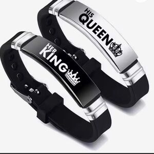 Couples "His Queen / Her King" Black Silicone Bracelet Set with Silver Plates